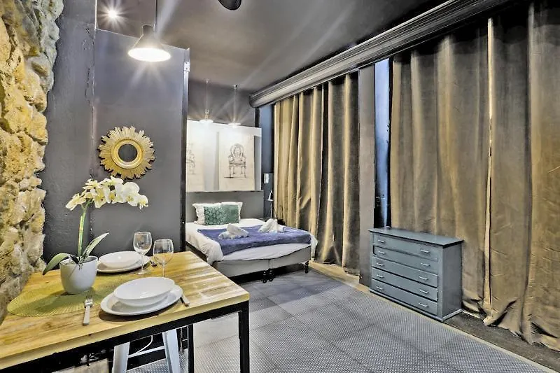 332 Grey - Superb In Apartment *